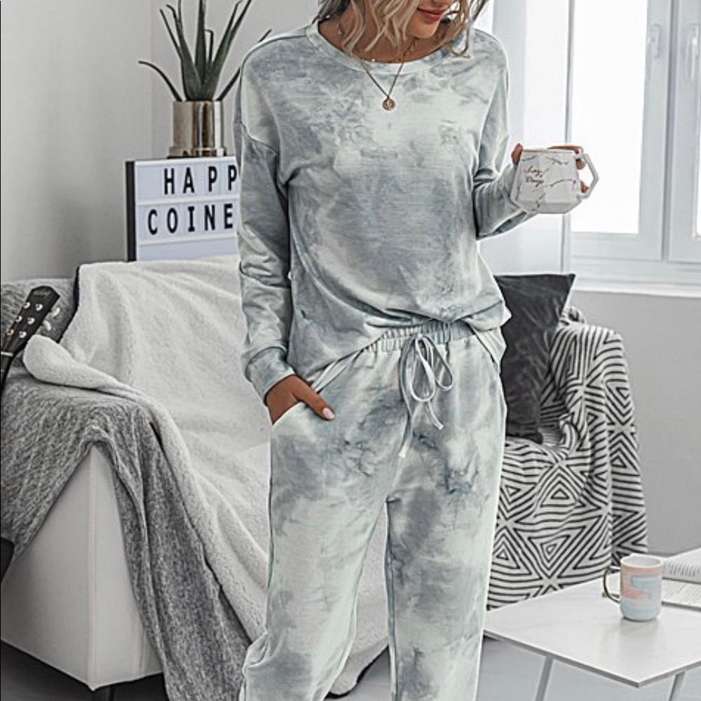 New Tye Dye Long Sleeve Top & Jogger Set
